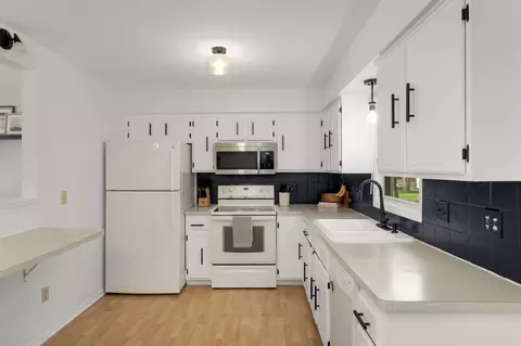Kitchen - 11255 Rhode Island Ave N, Champlin, MN 55316 photo 3 of 4