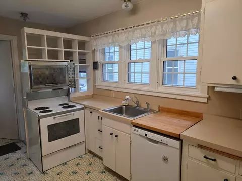 Kitchen - 720 Main St, Winona, MN 55987 photo 1 of 2