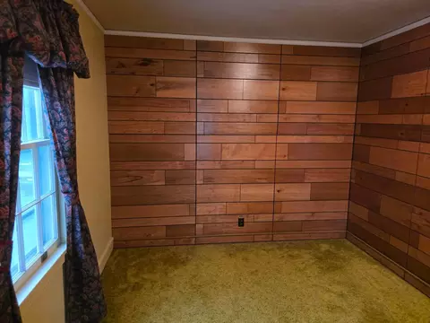 Bedroom - 720 Main St, Winona, MN 55987 photo 2 of 5
