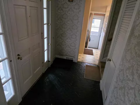 Entry Way - 720 Main St, Winona, MN 55987 photo 1 of 2