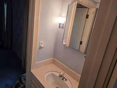 Bath - 720 Main St, Winona, MN 55987 photo 1 of 3