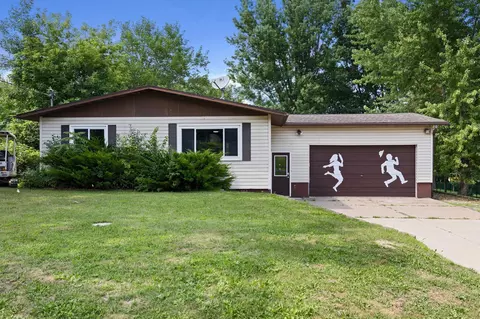 460 Center St, Dakota, MN 55925