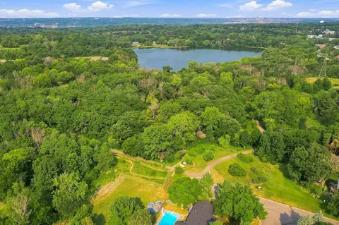 6649 Buckingham Rd, Woodbury, MN 55125