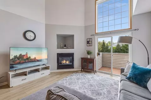 17679 Hackberry Ct, Eden Prairie, MN 55347
