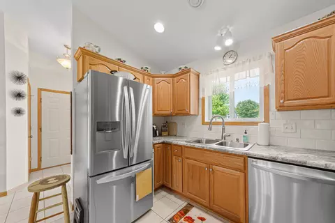 Kitchen - 1715 Crystal Ln, Faribault, MN 55021 photo 4 of 4