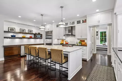 Kitchen - 20575 Manor Rd, Shorewood, MN 55331 photo 8 of 14