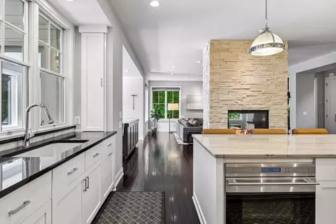 Kitchen - 20575 Manor Rd, Shorewood, MN 55331 photo 9 of 14