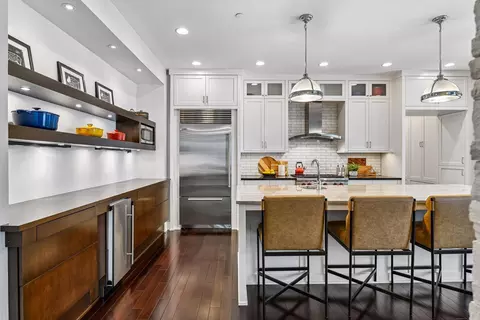 Kitchen - 20575 Manor Rd, Shorewood, MN 55331 photo 13 of 14