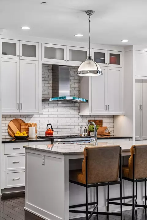 Kitchen - 20575 Manor Rd, Shorewood, MN 55331 photo 4 of 14