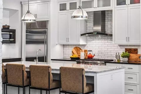Kitchen - 20575 Manor Rd, Shorewood, MN 55331 photo 6 of 14