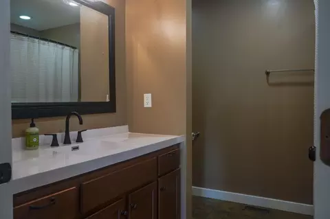 Bath - 9312 Lone Oak Cir, Brainerd, MN 56401 photo 3 of 3