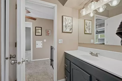 Bath - 3780 Red Robin Ln, Eagan, MN 55122 photo 3 of 3