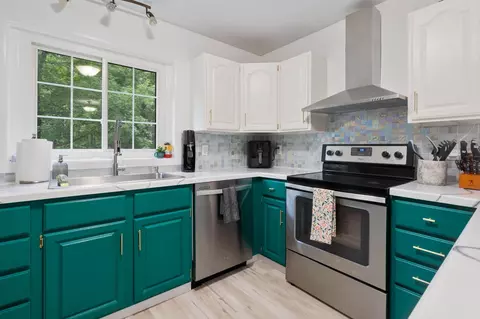 Kitchen - 5665 Hagberg Rd, Hermantown, MN 55811 photo 2 of 4
