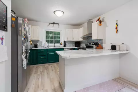 Kitchen - 5665 Hagberg Rd, Hermantown, MN 55811 photo 3 of 4