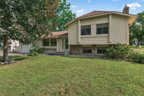7460 Berkshire Way, Maple Grove, MN 55311