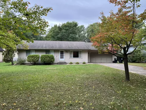 8052 Eastwood Rd, Mounds View, MN 55112