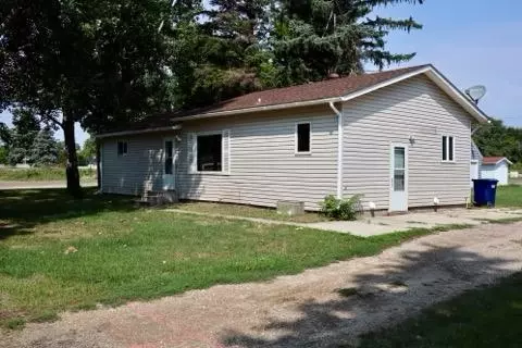 Exterior - 205 9th Ave E, Lisbon, ND 58054 photo 1 of 5