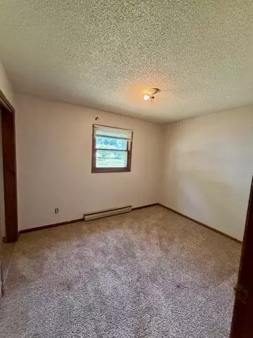 Bedroom - 205 9th Ave E, Lisbon, ND 58054 photo 3 of 5