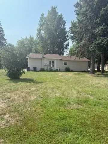 Exterior - 205 9th Ave E, Lisbon, ND 58054 photo 3 of 5