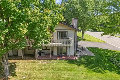 Exterior - 1595 Four Oaks Rd, Eagan, MN 55121 photo 5 of 6
