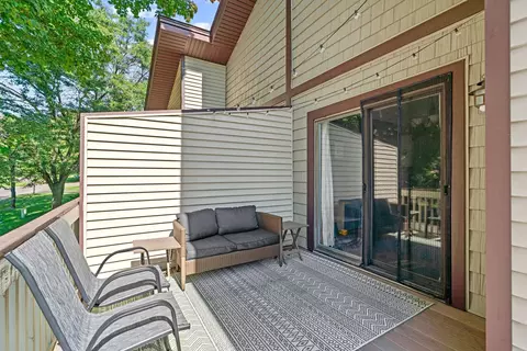 Exterior - 1595 Four Oaks Rd, Eagan, MN 55121 photo 2 of 6
