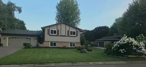 8041 60 12 Ave N, New Hope, MN 55428