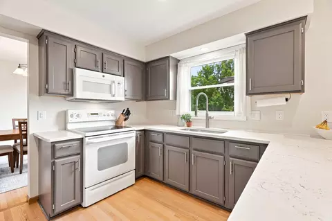 Kitchen - 14108 Dearborn Path, Rosemount, MN 55068 photo 3 of 4
