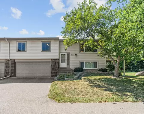 9952 107th Ave N, Maple Grove, MN 55369