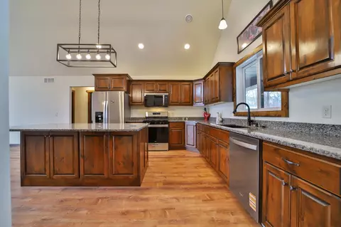 Kitchen - 13728 Memorywood Dr, Baxter, MN 56425 photo 2 of 3