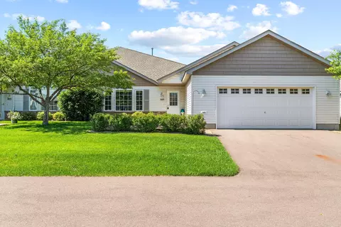 105 Bridgewater Trl, Hudson, WI 54016