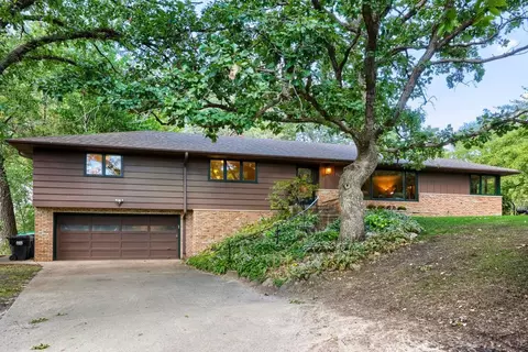 332 Floral Dr W, Shoreview, MN 55126