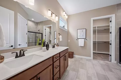 Bath - 9977 Jack Pine Ln, Corcoran, MN 55340 photo 1 of 4