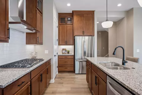 Kitchen - 9977 Jack Pine Ln, Corcoran, MN 55340 photo 4 of 5