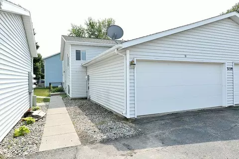 3159 17th St S #B, Fargo, ND 58103