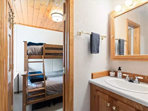 Bath - 4444 Hartley Cir, Brainerd, MN 56401 photo 2 of 2