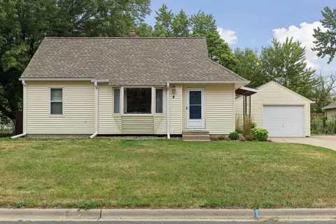 6 Pine Dr, Circle Pines, MN 55014