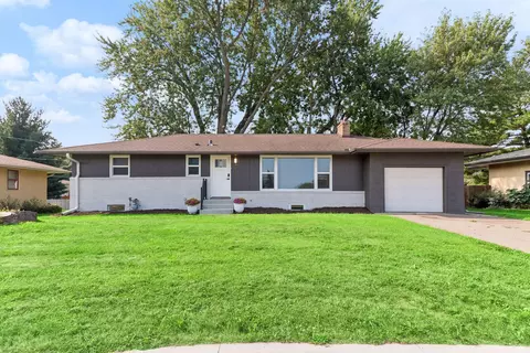 1432 County Road B West W, Roseville, MN 55113