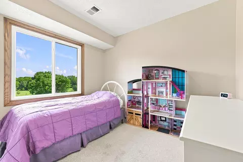 Bedroom - 2331 Schoolmaster Dr, Chaska, MN 55318 photo 4 of 6