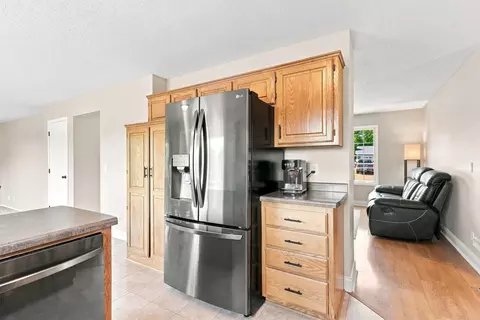 Kitchen - 2331 Schoolmaster Dr, Chaska, MN 55318 photo 6 of 7