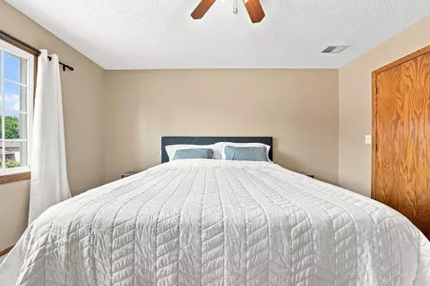 Bedroom - 2331 Schoolmaster Dr, Chaska, MN 55318 photo 3 of 6