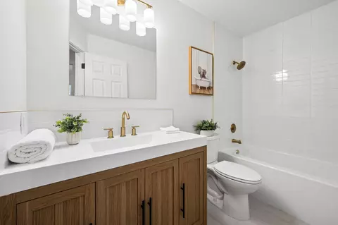 Bath - 18121 Covington Path, Minnetonka, MN 55345 photo 1 of 5