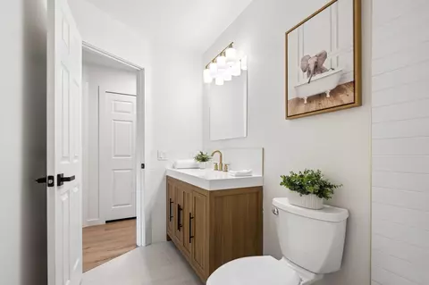 Bath - 18121 Covington Path, Minnetonka, MN 55345 photo 2 of 5