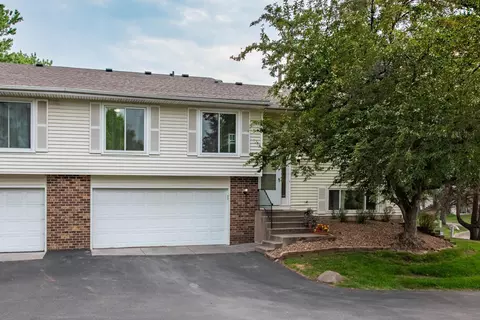 1303 W 140th St, Burnsville, MN 55337