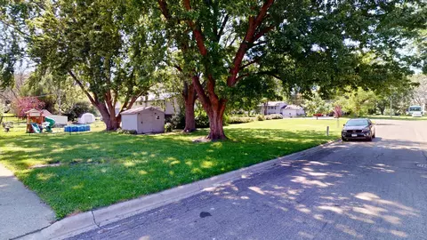 Exterior - 902 3rd Ave S, Albert Lea, MN 56007 photo 6 of 7