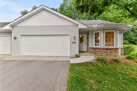 8488 Powers Pl, Chanhassen, MN 55317