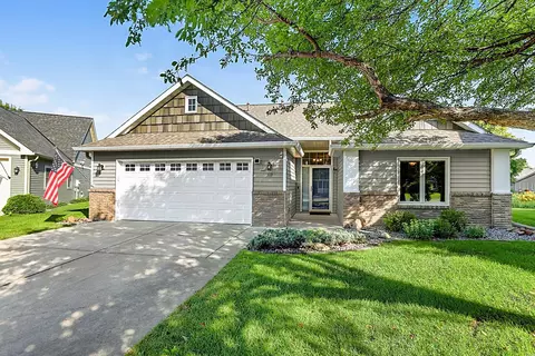 119 Cheval Dr, Sartell, MN 56377