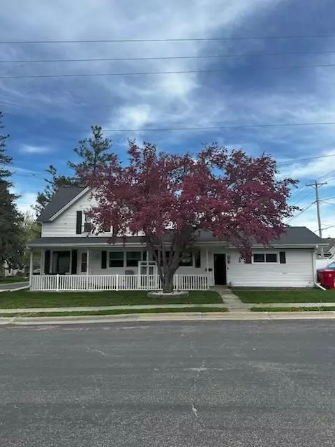 103 4th St SW, Stewartville, MN 55976