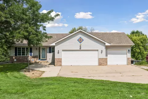 1118 W State St, Belle Plaine, MN 56011