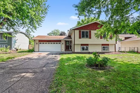 5675 W 137th St, Savage, MN 55378