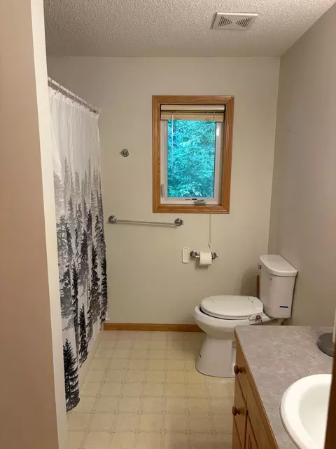 Bath - 6584 Mary St, Baxter, MN 56425 photo 1 of 2